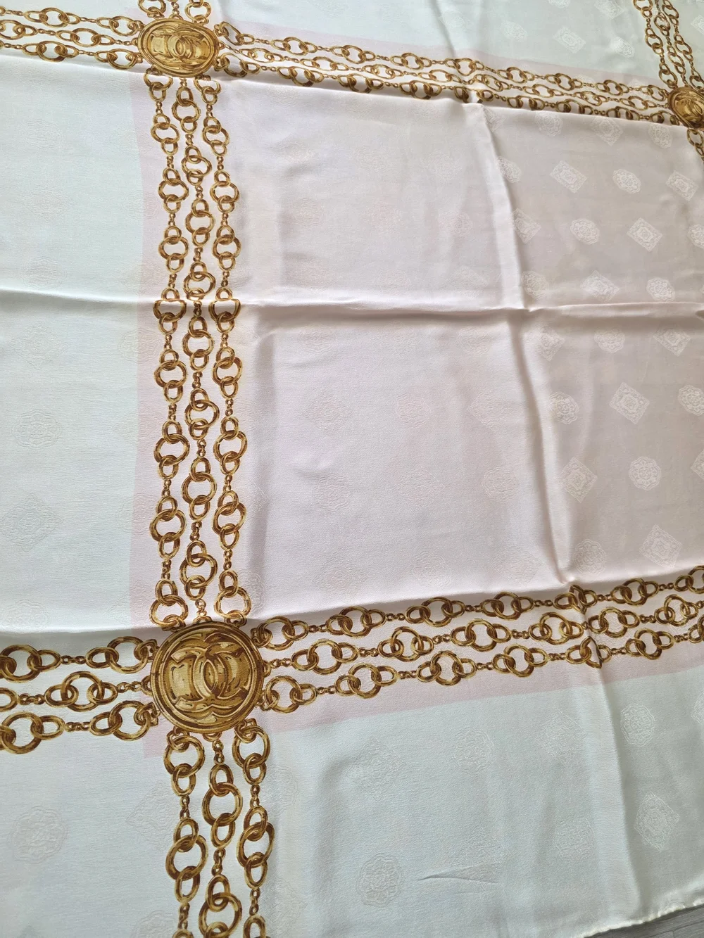 Auth CHANEL Pink & Cream Gold Chain-Print Silk Scarf - Picture 4 of 7